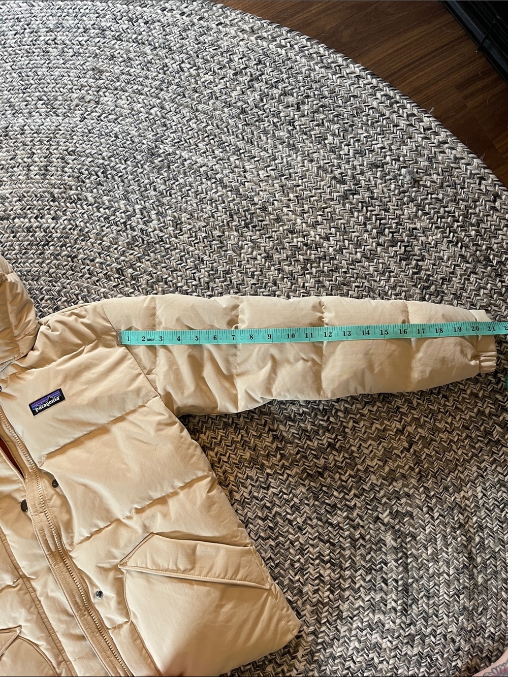 Patagonia Women’s Down Drift Jacket in Oar Tan - Picture 12 of 12